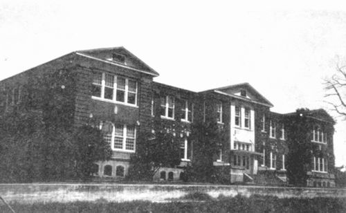 x1907schoolbuilding.jpg (24697 bytes)